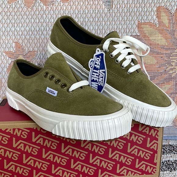 Vans WMNS Authentic 44 L
Anaheim Factory Og Suede
VN0005U4GRN
Sneakers - Picture 5 of 16